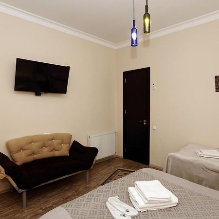 Family Apartment In Avlabari ティビリシ エクステリア 写真