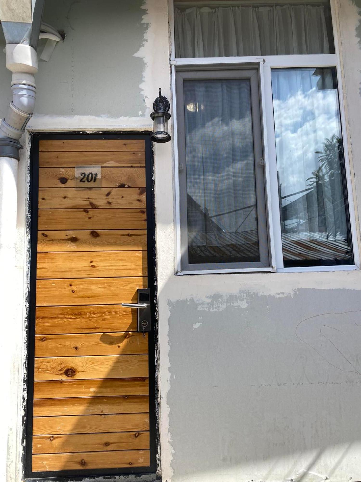 Family Apartment In Avlabari ティビリシ エクステリア 写真
