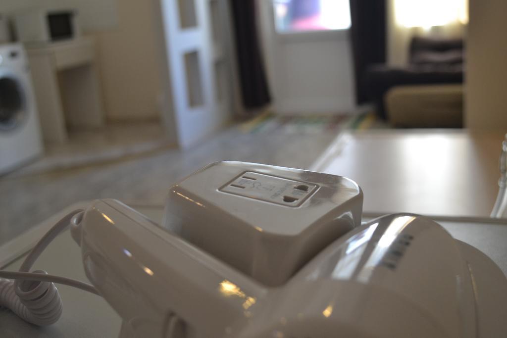 Family Apartment In Avlabari ティビリシ エクステリア 写真
