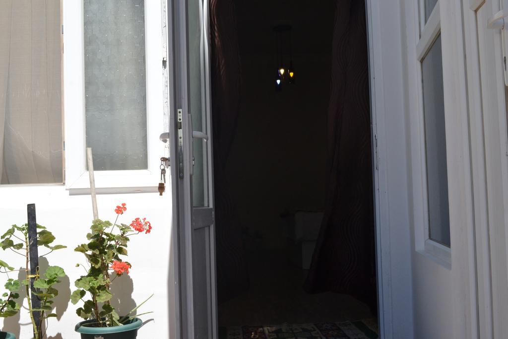 Family Apartment In Avlabari ティビリシ エクステリア 写真
