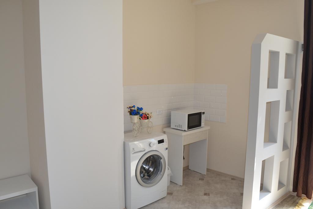 Family Apartment In Avlabari ティビリシ エクステリア 写真