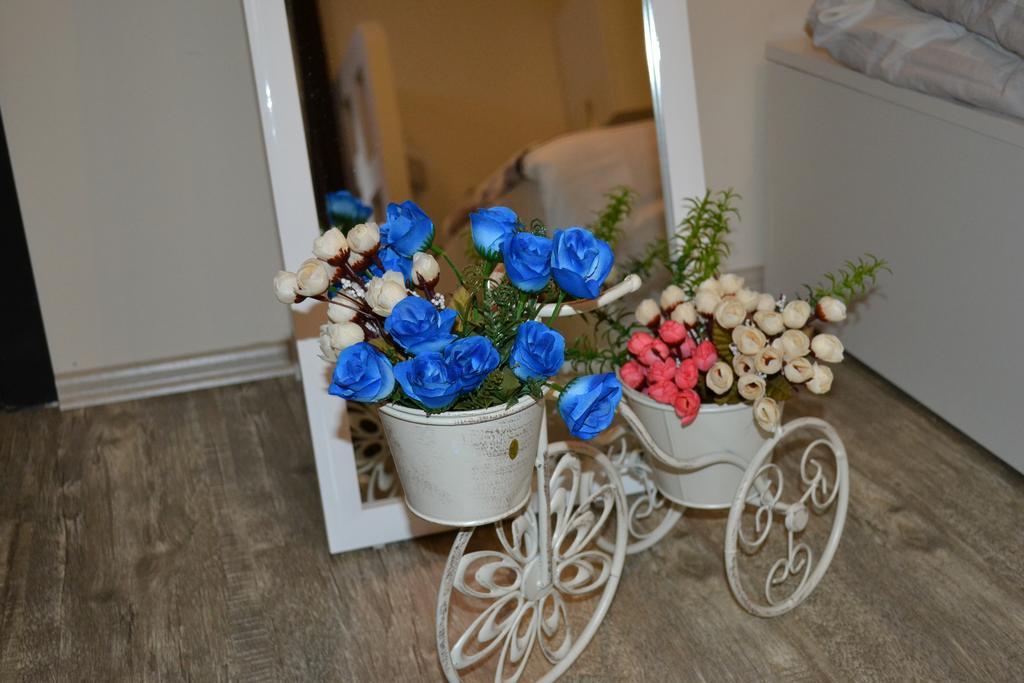 Family Apartment In Avlabari ティビリシ エクステリア 写真