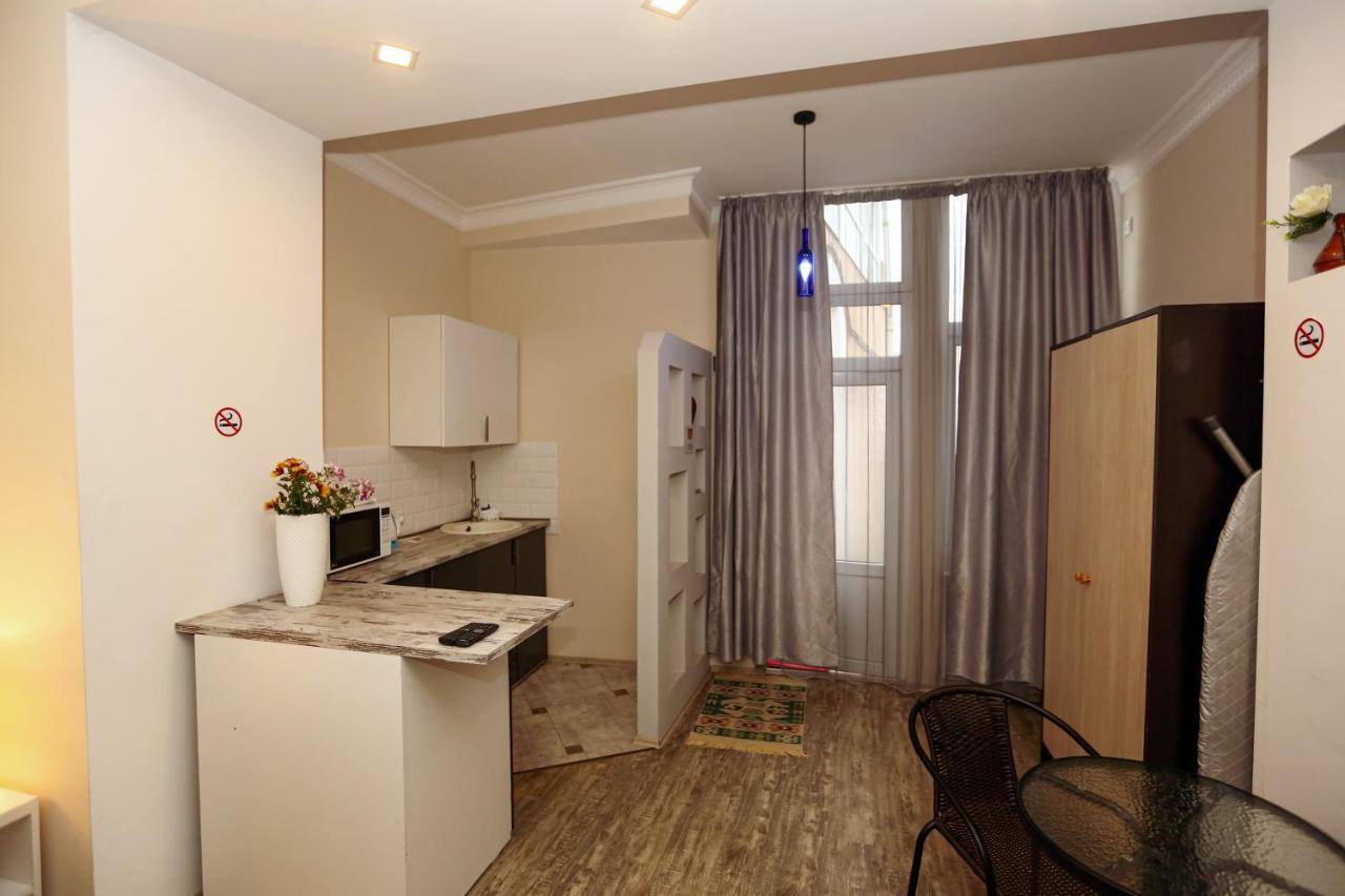 Family Apartment In Avlabari ティビリシ エクステリア 写真