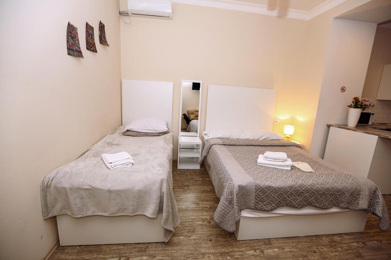 Family Apartment In Avlabari ティビリシ エクステリア 写真