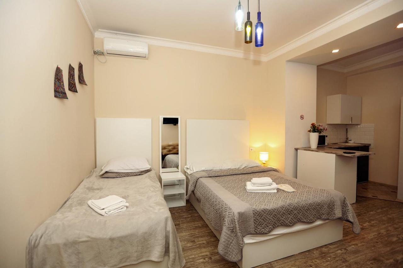 Family Apartment In Avlabari ティビリシ エクステリア 写真