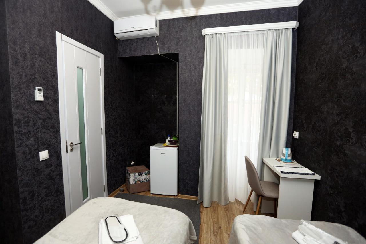 Family Apartment In Avlabari ティビリシ エクステリア 写真